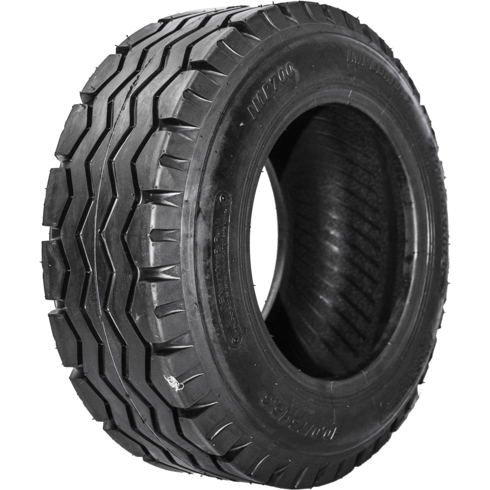 Forerunner IMP700 13/75 R16 141A6